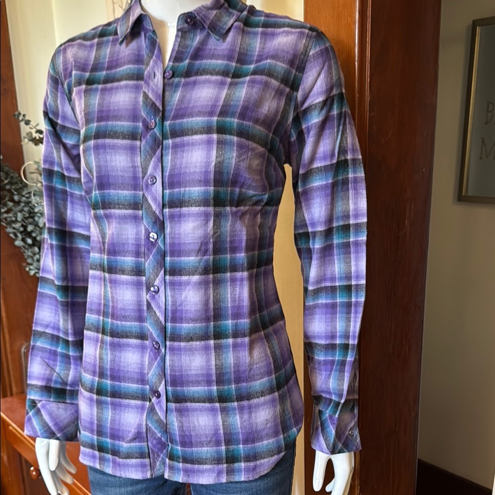 NWT northern reflections size small light soft Plaid Purple Women's Top